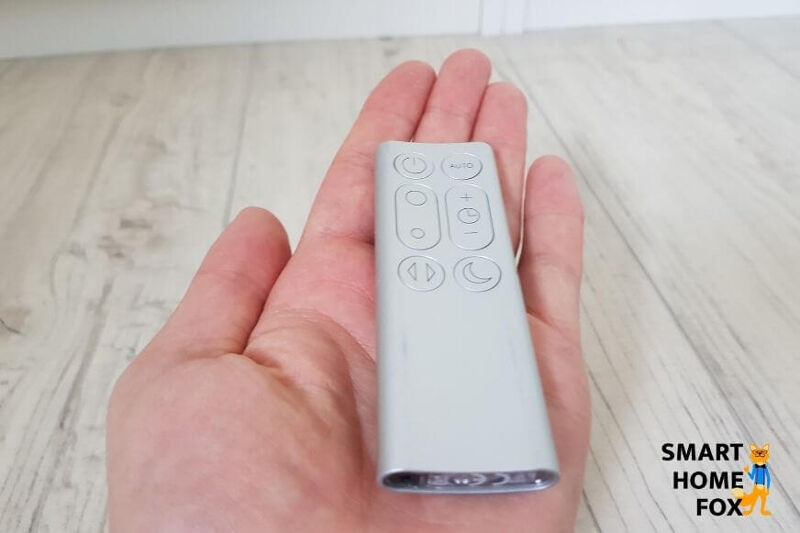 Die Fernbedienung vom Dyson Pure Cool Link TP02 Luftreiniger ist leicht gebogen